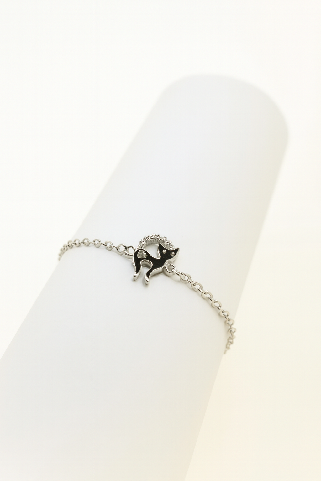 Pulsera Gato Elegante en Plata