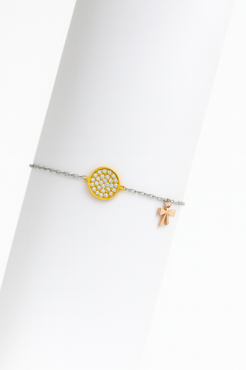 Pulsera de Plata con Baño Dorado y Charms Colgantes