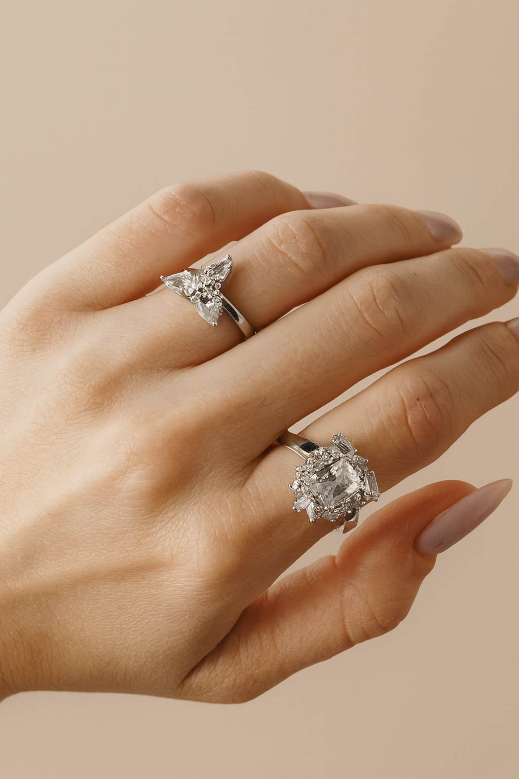 Anillo de Plata Trébol con Circonitas en Corte Pera